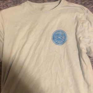 Vineyard vines t shirt size medium